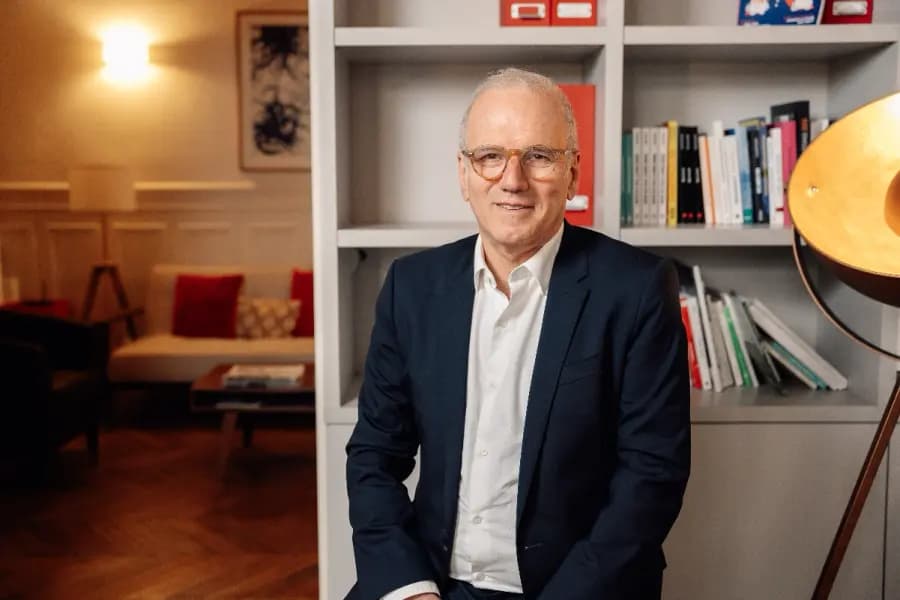 Portrait d'un membre de l'équipe Reputation Age