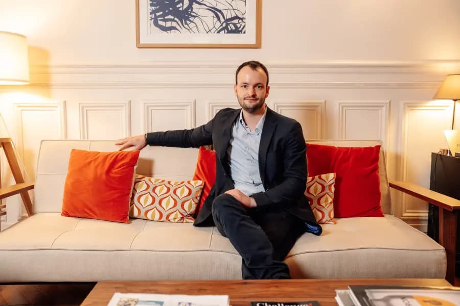 Portrait d'un membre de l'équipe Reputation Age