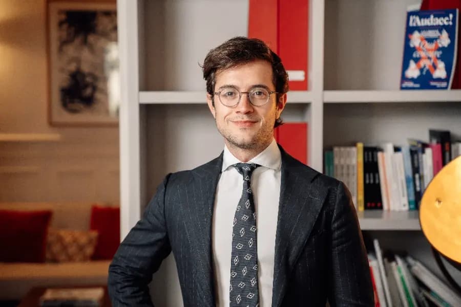 Portrait d'un membre de l'équipe Reputation Age